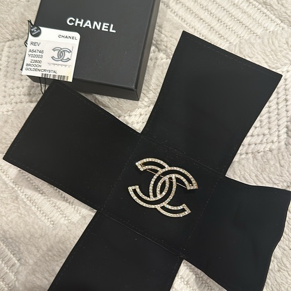 Chanel Brooch - Picture 3 of 4